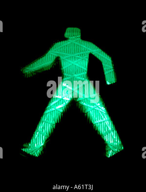 Grüne zu Fuß Mann in Fußgängerzone Zeichen Stockfoto