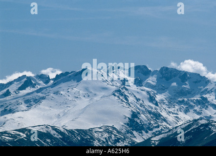 Erhöhte Ansicht von Schnee bedeckt Bergkette, Circo de Gredos, Avila, Provinz Ávila, Spanien Stockfoto