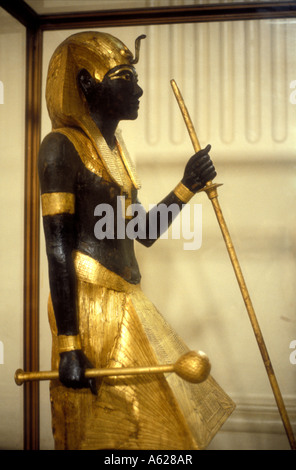Vergoldete Holzstatue der eine schwarze nubischen Figur ägyptische Museum of Antiquities Cairo Egypt Stockfoto