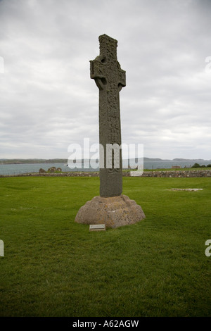 St Martin s Kreuz 8. Jahrhundert steht außerhalb St. Oran s Kloster auf der Insel Iona Stockfoto