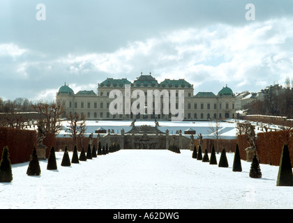 Wien, Belvedere, Blick Durch Den Garten Auf Das Obere Belvedere Stockfoto