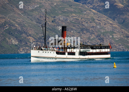 Vintage Dampfschiff TSS Earnslaw Kreuzfahrt auf See Wakatipu Queenstown Neuseeland Stockfoto