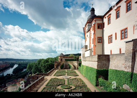 Würzburg, Festung Marienberg, Fürstengarten, Blick von Süden Auf Die Festung Und Den Main Stockfoto