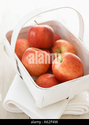 Äpfel in trug Stockfoto
