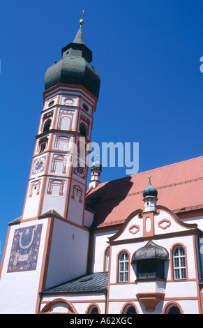 Niedrigen Winkel Blick auf Kirchturm, Andechs Abbey, Ammersee, Landkreis Starnberg, Bayern, Deutschland Stockfoto