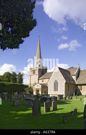 All Saints Kirche im Dorf Cotswold Down Ampney, Gloucestershire, Großbritannien. Ralph Vaughan Williams wurde im Old Vicarage geboren. Stockfoto