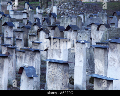 Grabsteine in die Remu h Friedhof neben der Remu Synagoge, Kazimierz, Krakau, Polen Stockfoto