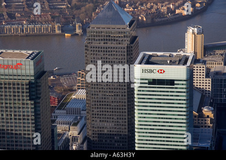 Eine Nahaufnahme der Luftaufnahme der hohen Wolkenkratzer der modernen Office-Entwicklung von Canary Wharf in Docklands London Stockfoto