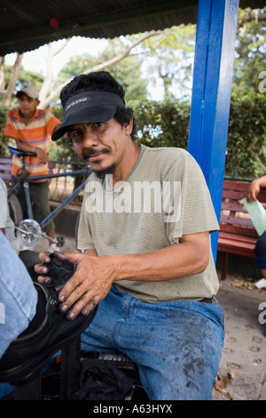 Lustradore aka Shoe shine Mann Esteli, Nicaragua Stockfoto