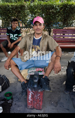 Lustradores aka Schuh glänzen, jungen und Männer Esteli Nicaragua Stockfoto