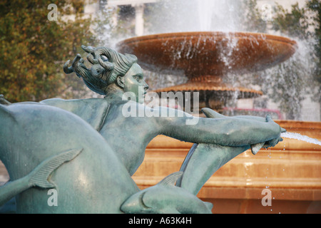 Detail eines Brunnens Okeaniden in Trafalgar Square in London Stockfoto