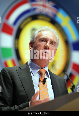 John Fleming, Präsident und CEO Ford of Europe, während das Auto des Jahres 2007 Preisverleihung für Ford S-MAX Stockfoto