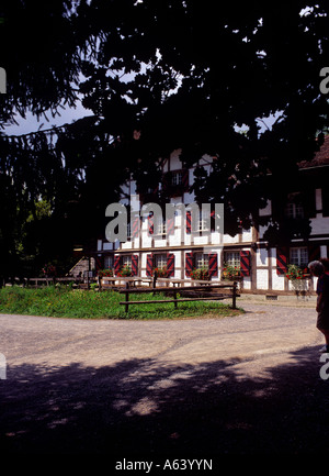 Rahmen Bauernhaus im freien Dorfmuseum Ballenberg Region Highland schweizerischer Berner Alpen der Schweiz Stockfoto