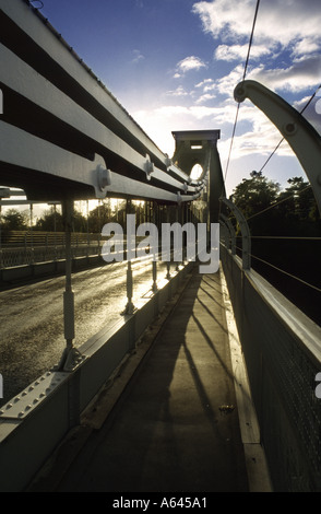 Der Fußweg über Clifton Suspension Bridge in Bristol Stockfoto