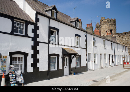 Häuser am Fluss bei Conway, North Wales, Vereinigtes Königreich Stockfoto