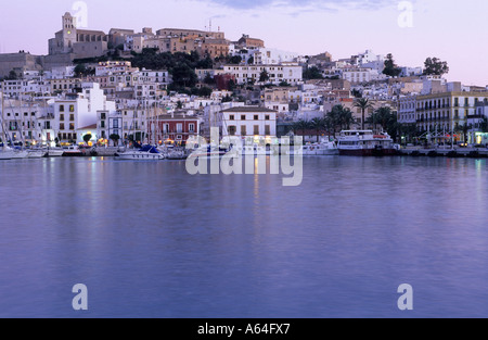 Dalt Vila, historische Zentrum von Ibiza oder Eivissa im Abendlicht, Ibiza Stockfoto