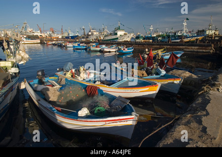 Boote und Schiffe im Hafen von Tripolis, Tripolis, Libyen Stockfoto