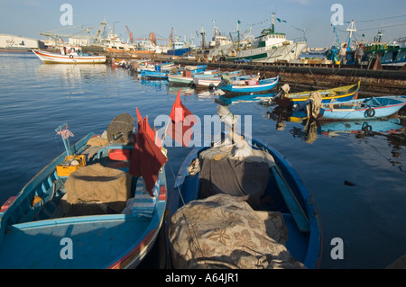 Boote und Schiffe im Hafen von Tripolis, Tripolis, Libyen Stockfoto