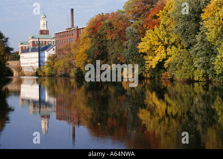 Textile Mills entlang des Blackstone River in Pawtucket Rhode Island. Foto Stockfoto