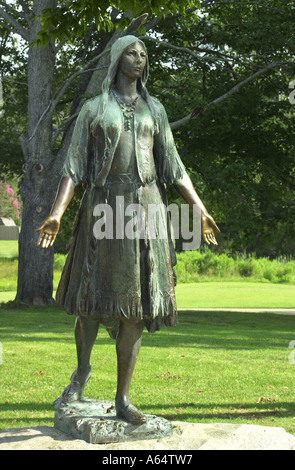 Statue von Pocahontas am ursprünglichen Standort von Jamestown, Virginia. Digitale Fotografie Stockfoto