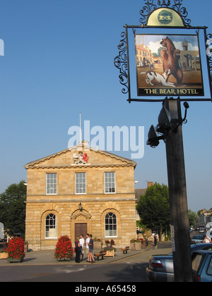 Historische Stadt Woodstock Town Hall und Stadtzentrum Oxfordshire England Großbritannien Stockfoto