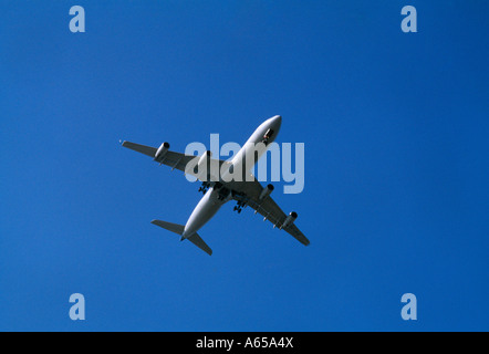Athen Griechenland Flugzeug im Flug Stockfoto