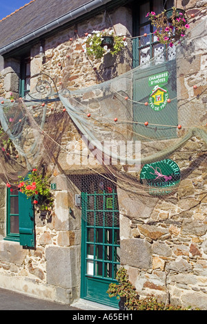 Bed and Breakfast Gästehaus, chambres d'hôtes Zeichen, Fassade mit Fischernetze, Mont-dol, Ille-et-Vilaine, Bretagne, Frankreich, Europa eingerichtet, Stockfoto