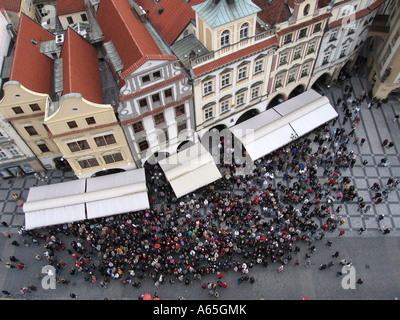 Blick von der Spitze der astronomischen Turmuhr auf stündliche Glockenspiel, Prag Stockfoto