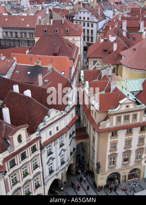 Blick von der Spitze der astronomischen Turmuhr an Gasse, Prag Stockfoto