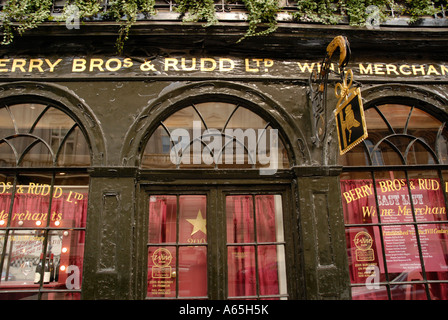 Außenseite des Berry Bros und Rudd feinen Weinhändler aus dem 1700 s St James's Street London Stockfoto