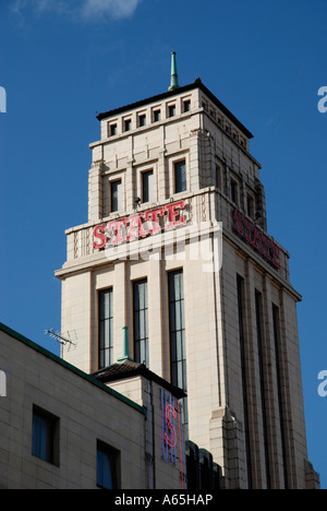 Gaumont Zustand ehemaligen Kinos in Kilburn High Road London England Stockfoto