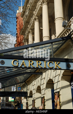 Außenseite des Garrick Theatre in Charing Cross Road London England Stockfoto