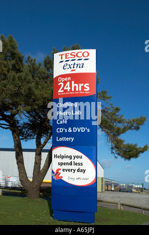 Tesco Speicher Zeichen in Redruth, Cornwall, england Stockfoto