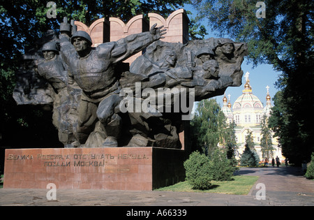 Teil des Ehrenmals im Panfilov Park Almaty Stockfoto