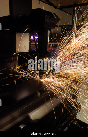 Schneiden von Metall-Laser-Maschine Stockfoto