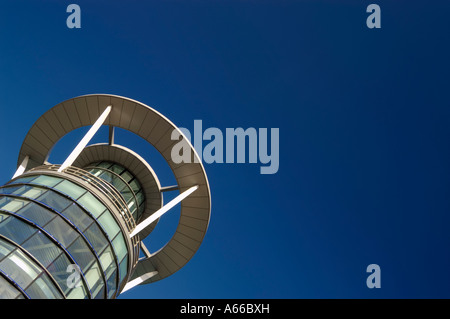 Hier ist der schöne Turm als Teil des Vereinigten Königreichs Bullring Shopping centre und am Ende von debenhams Stockfoto