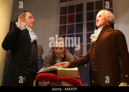 Das Leben-Größe-Diorama zeigt Washington unter den Amtseid auf einem Replikat von dem Balkon der Federal Hall im Jahre 1789 Stockfoto