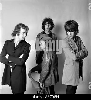 DIE schöne UK-pop-Gruppe am 9. Juli 1968. L-r: Blinkey Davidson, David O'List, Lee Jackson (Hut) und Keith Emerson. Foto Tony Gale Stockfoto