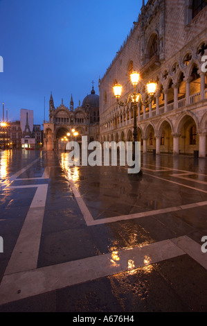 Venedig-Szene zeigt Piazzale di San Marco und der Dogenpalast Stockfoto