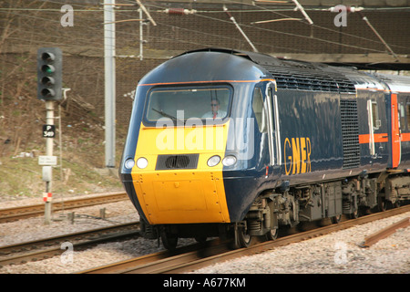 GNER High Speed Train durchläuft Huntingdon Station Stockfoto