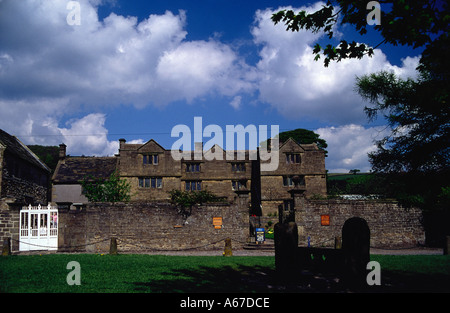 Eyam Bestände und Eyam Hall in Derbyshire "Great Britain" Stockfoto