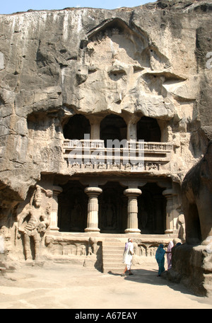 im Inneren Höhlen der Kailasa-Höhle auf der UNESCO-Weltkulturerbe von der Ellora in Maharashtra, Indien Stockfoto