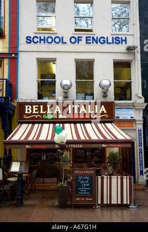 Italienische Kette Restaurant und eine Sprachschule in Leicester Square central London England UK Stockfoto