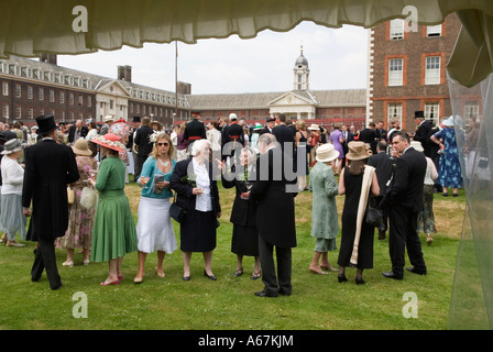 Royal Hospital Chelsea, Gründertag 29. Mai jährliche Sommergartenparty London England 2006 2000s UK. HOMER SYKES Stockfoto