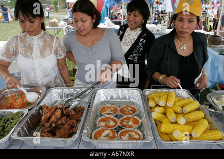 Miami Florida, Homestead, Fruit & Spice Park, Asian Culture Festival, Festivals fair, fair Thai Women, Food, Verkäufer Verkäufer verkaufen, Stände Stockfoto