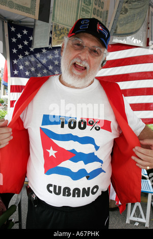 Miami Florida, Coral Gables, Familie Familien Eltern Eltern Kinder, Festival der Künste, Hispanic fair Senioren Bürger Bürger, Mann Männer ma Stockfoto