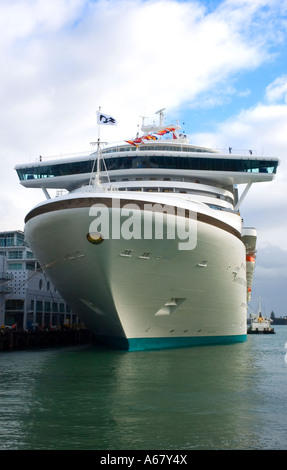 Stock Foto von Kreuzfahrtschiff Sapphire Princess festgemacht in Auckland, Neuseeland. 2007. Stockfoto