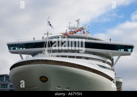 Stock Foto von der Brücke des Kreuzfahrtschiffes Sapphire Princess festgemacht in Auckland, Neuseeland. 2007. Stockfoto