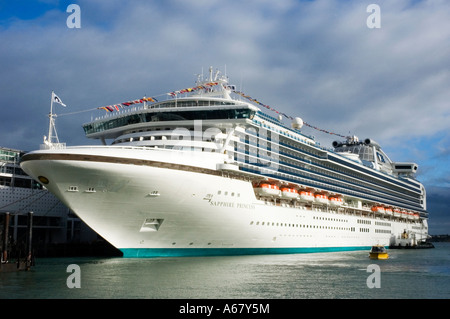 Stock Foto von das Kreuzfahrtschiff Sapphire Princess festgemacht in Auckland, Neuseeland. 2007. Stockfoto