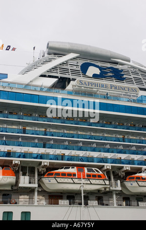 Stock Foto von das Kreuzfahrtschiff Sapphire Princess festgemacht in Auckland, Neuseeland. 2007. Stockfoto